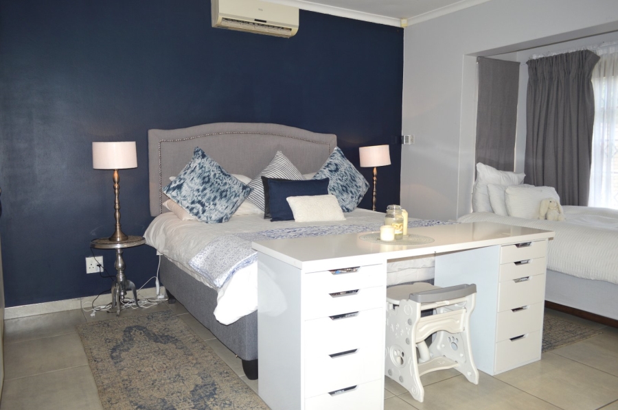 3 Bedroom Property for Sale in Flamwood North West